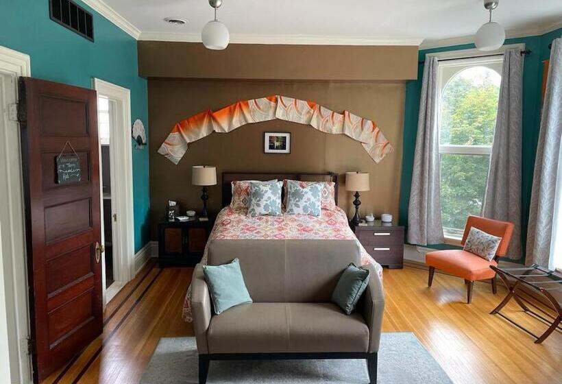 Номер Deluxe, Oscar S Inn