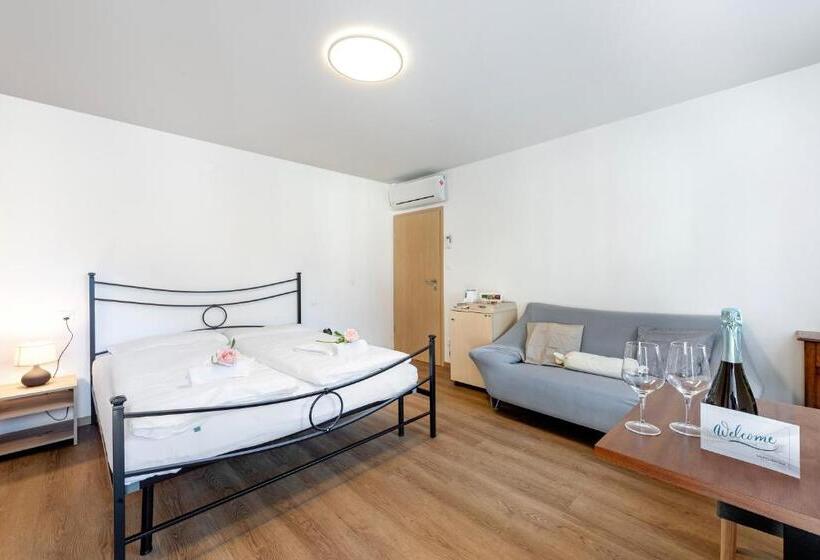 Студио Стандарт с Балконом, Casa Al Torchio 1,2,3 And 4   Happy Rentals