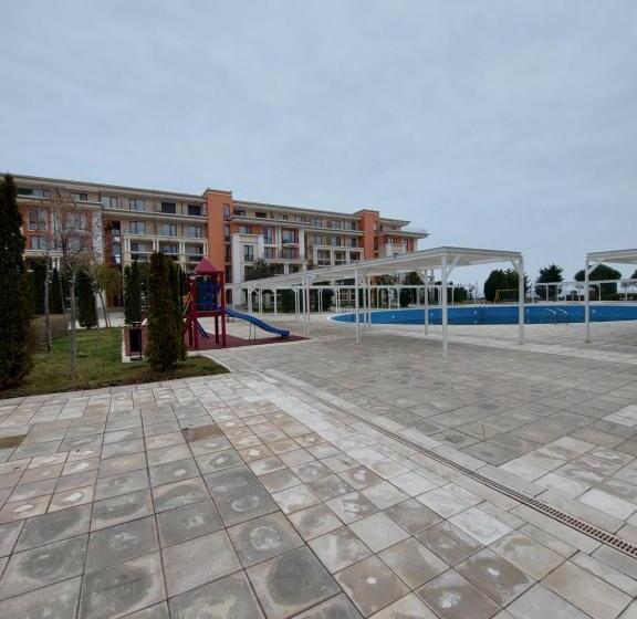 Апартаменты 1 Спальня с Террасой, Fort Noks Prestige Beach Aparthotel, Sveti Vlas
