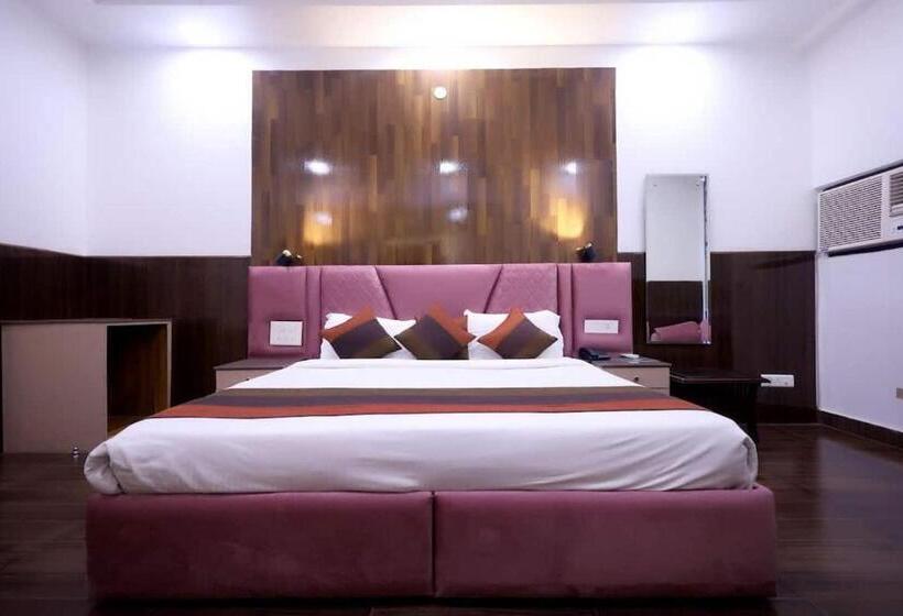 Номер Deluxe, Krishna Sagar Ghaziabad