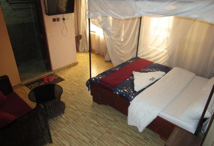 اتاق لوکس با تخت بزرگ, Amazon Airbreeze Hotel Bungoma Town