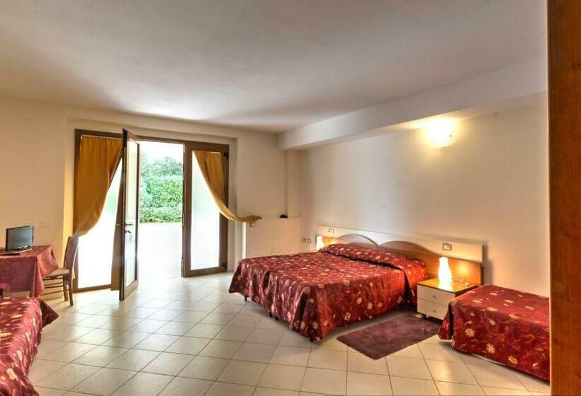 Четырехместный Номер Стандарт, Albergo Le Piante