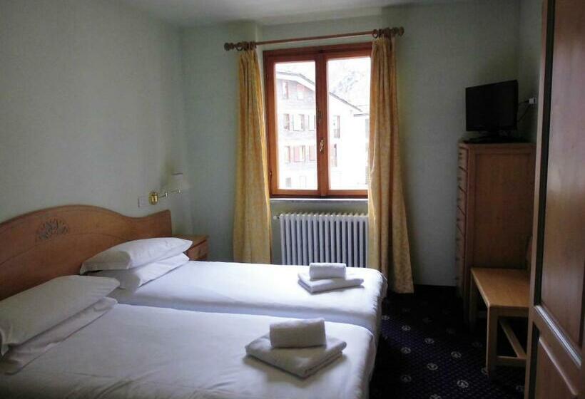 غرفة قياسية ذات إطلالة, Valverde