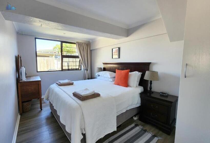 Семейный Номер Вид на Сад, Gonubie Guest Cottages