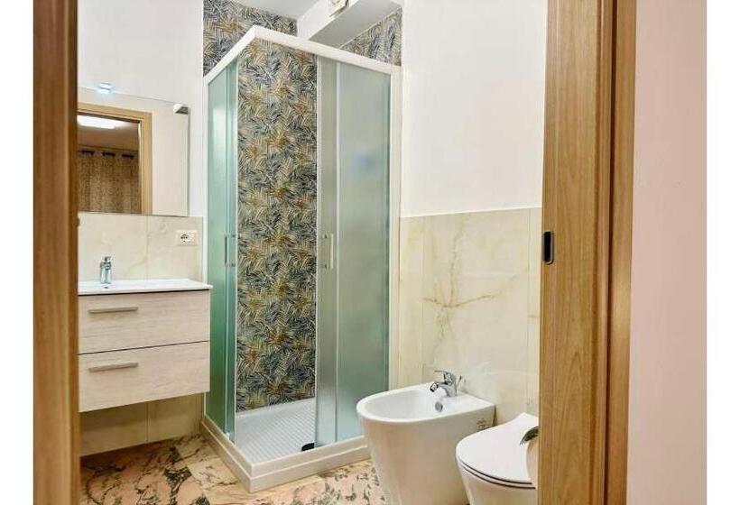 标准三人间, Unique Rooms In Centro Città Bagno Privato E Climatizzatore