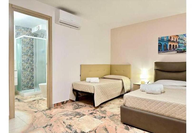 标准三人间, Unique Rooms In Centro Città Bagno Privato E Climatizzatore