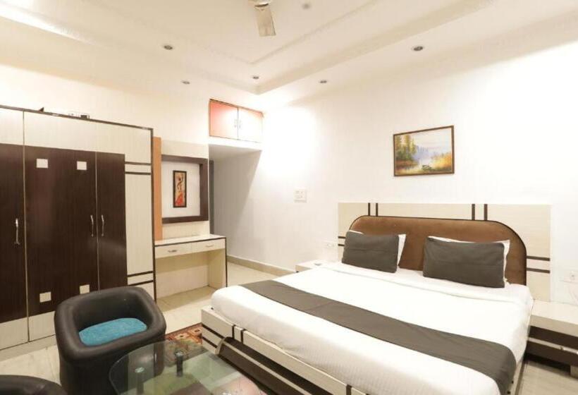 Номер Стандарт, Hi5 Stay Near Care Hospital By Morservices