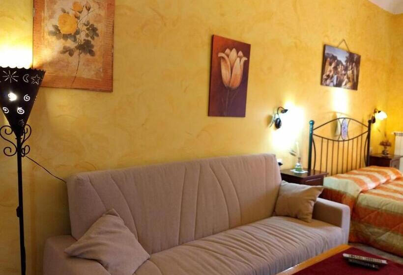 Üç Kişilik Standart Oda, Palazzo Aprile