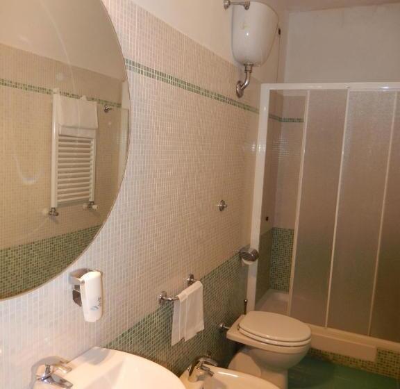 スーペリアシングルルーム, Albergo Dei Leoni
