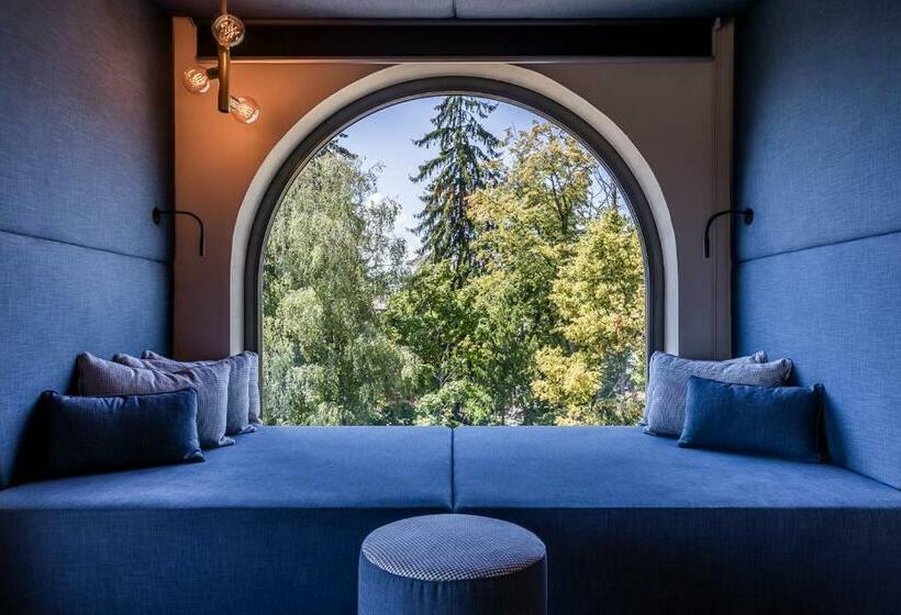 Люкс с Балконом, Gloriette Guesthouse Boutique