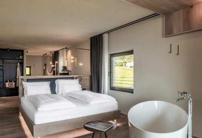 Люкс с Балконом, Gloriette Guesthouse Boutique