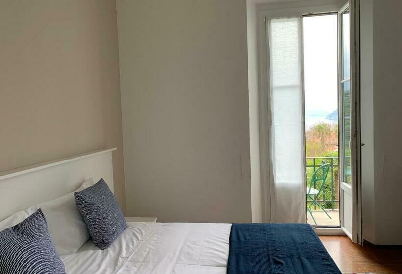 Superior room with lake view, Loveno
