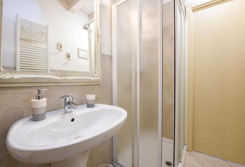 Номер Стандарт с Балконом, Le Rêve   Lake View Rooms