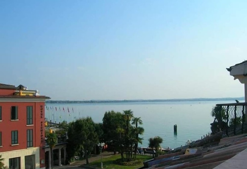 Номер Стандарт с Балконом, Le Rêve   Lake View Rooms