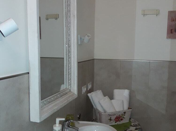 Четырехместный Номер Стандарт, Le Rêve   Lake View Rooms