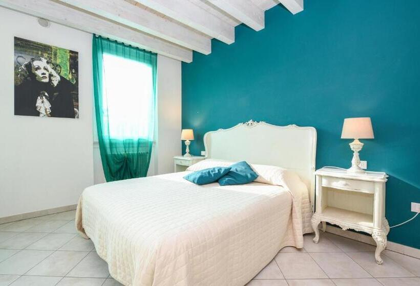 Четырехместный Номер Deluxe, Le Rêve   Lake View Rooms
