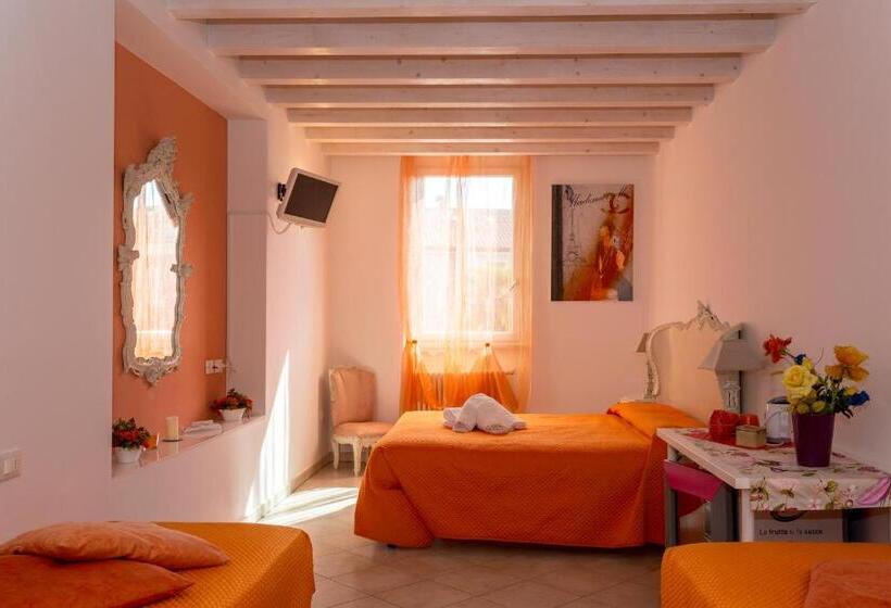 Четырехместный Номер Стандарт, Le Rêve   Lake View Rooms
