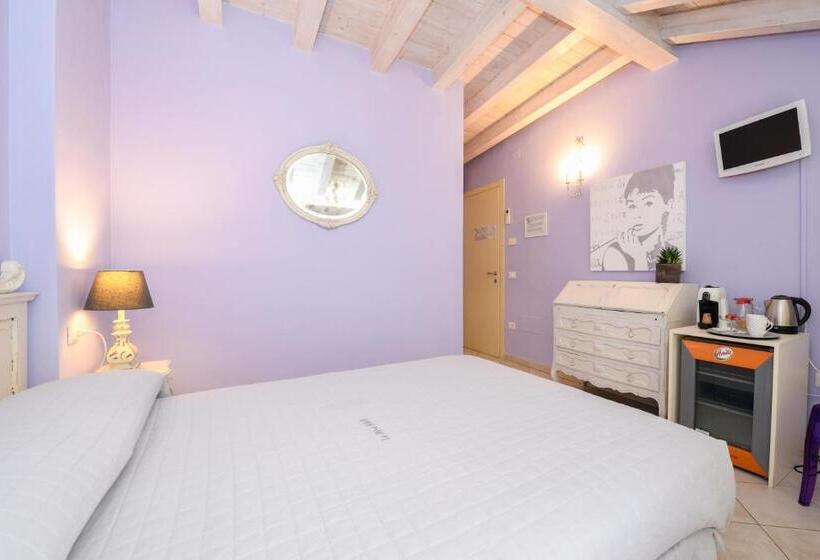 Номер Стандарт с Балконом, Le Rêve   Lake View Rooms