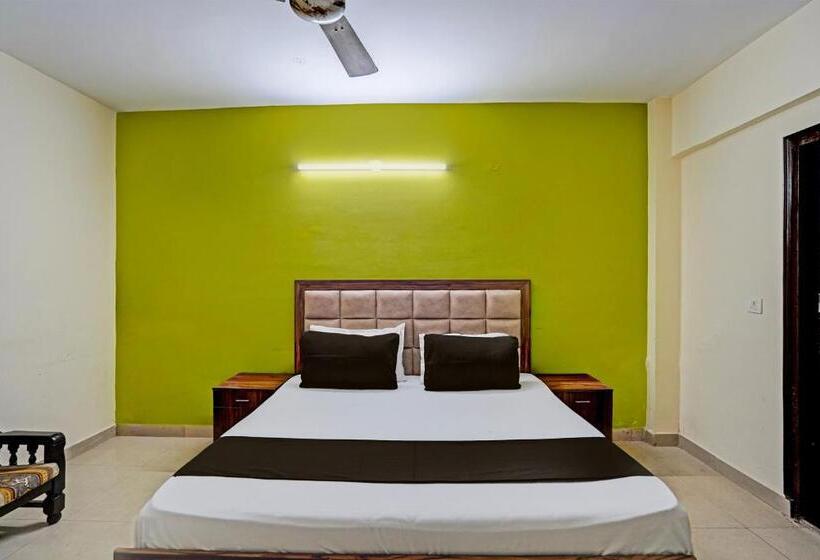 Трехместный Номер Классика, Oyo Premium Stay