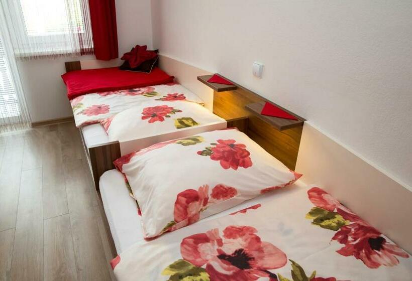 اتاق استاندارد با بالکن, Accommodation Resman