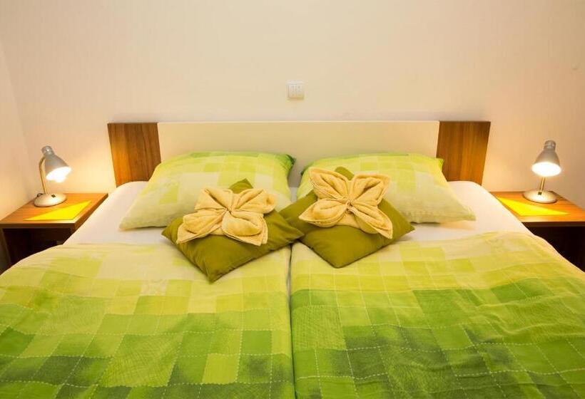 اتاق استاندارد, Accommodation Resman