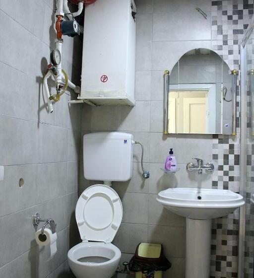 آپارتمان 1 خوابه با بالکن, Hostel 42