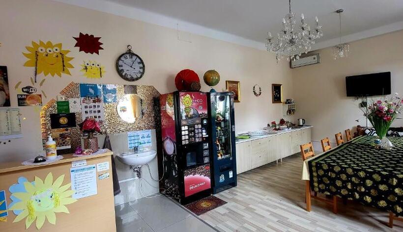 اتاق پنج‌تخته استاندارد, Hostel Sonce