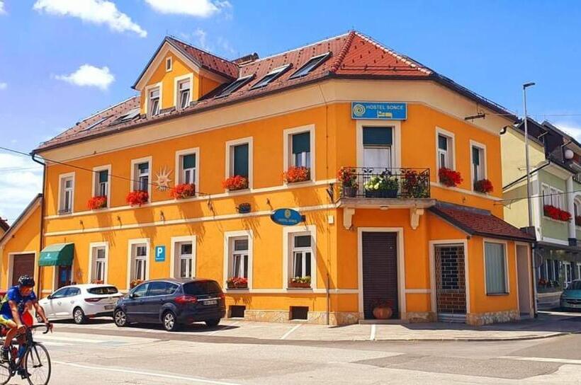 اتاق استاندارد چهار تخته, Hostel Sonce