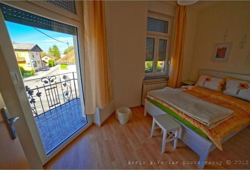اتاق پنج‌تخته استاندارد, Hostel Sonce