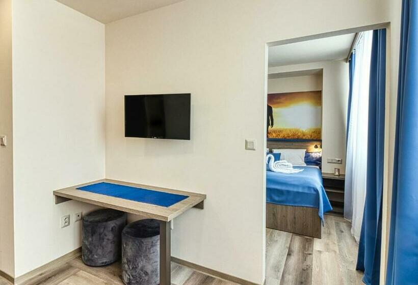 Suite, Familia