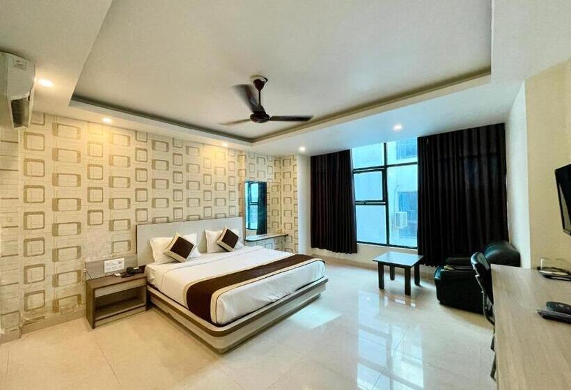 غرفة إقتصادية ثلاثية, A One Palace ! Puri   ᴺᵒ ᵉᵈⁱᵗᵉᵈ ᵖʰᵒᵗᵒ ʷᵉ ᵃʳᵉ ᵍᵉⁿᵘⁱⁿᵉ ʷᵉ ˢʰᵃʳᵉ ʳᵒᵒᵐ ᵛⁱᵈᵉᵒ