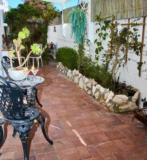 Люкс Повышенной Комфортности, Gilcrest Place Guest House