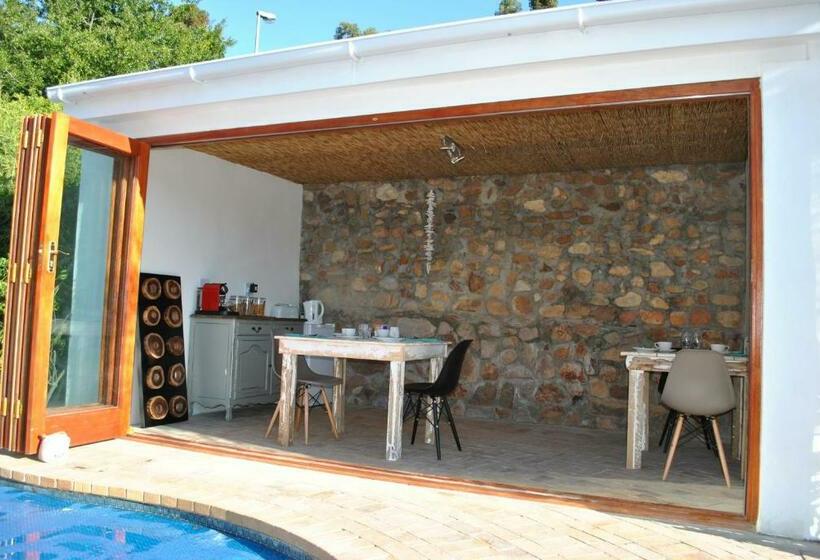 Номер Deluxe Вид на Горы, Roundhouse Guesthouse