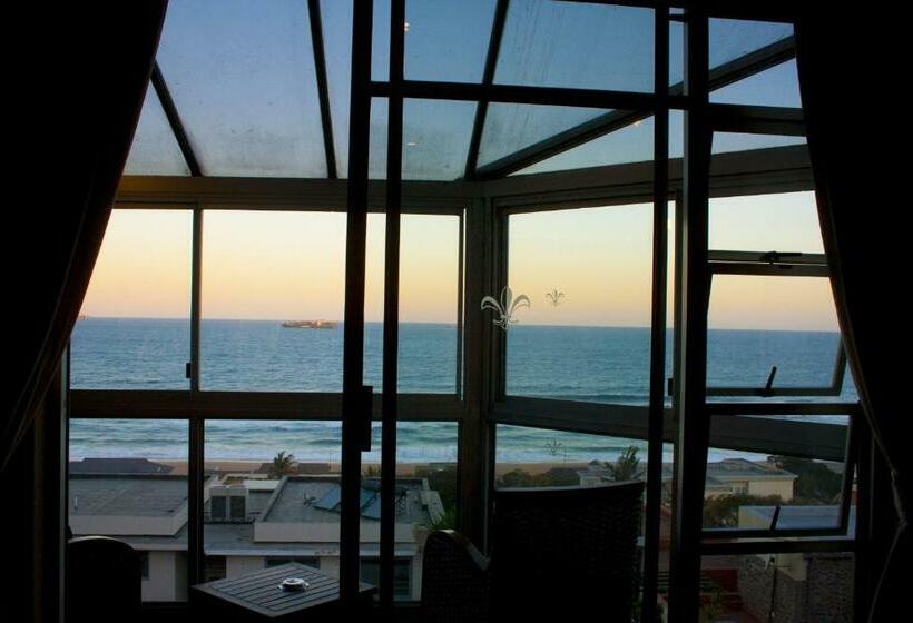 اتاق لوکس با تخت بزرگ, Burnham House B&b