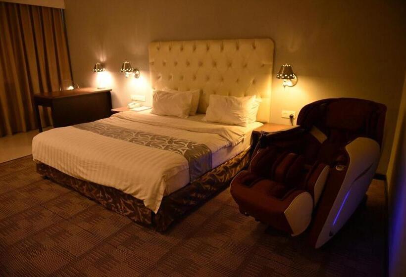 이그제큐티브 스위트, Ritz Garden Hotel Manjung