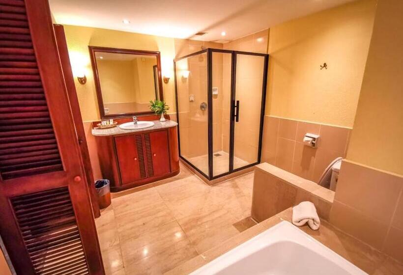 Люкс Вид на Море, Palm Beach Resort & Spa