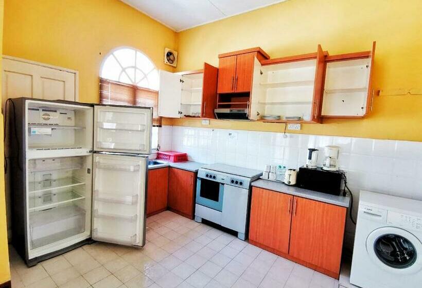 بانگلوی استاندارد, Rumbia Resort Villa Paka