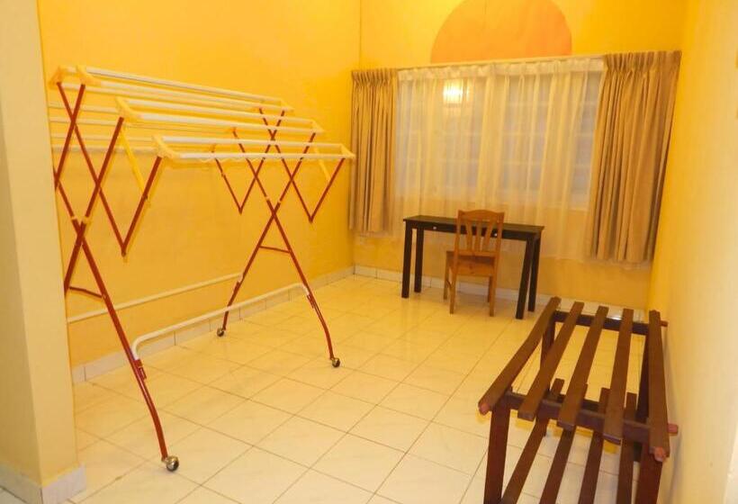 بنجلو قياسى, Rumbia Resort Villa Paka