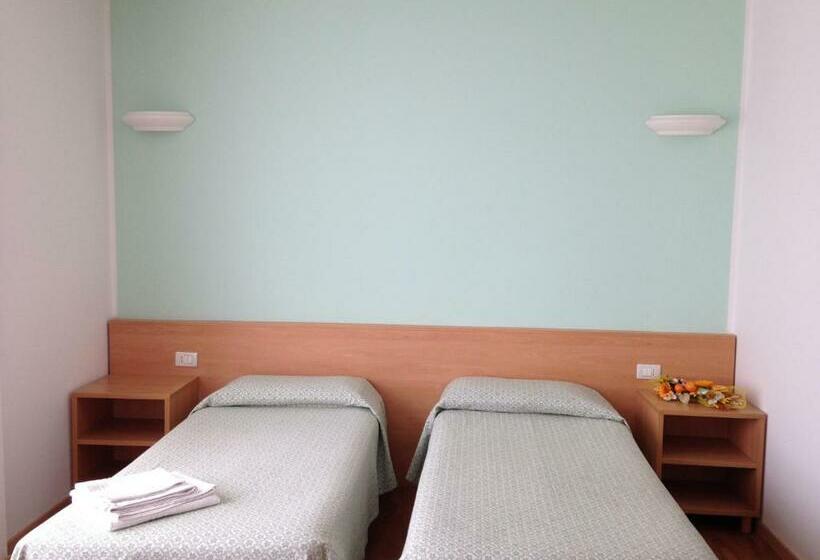 חדר סופריור לשלושה, Roma