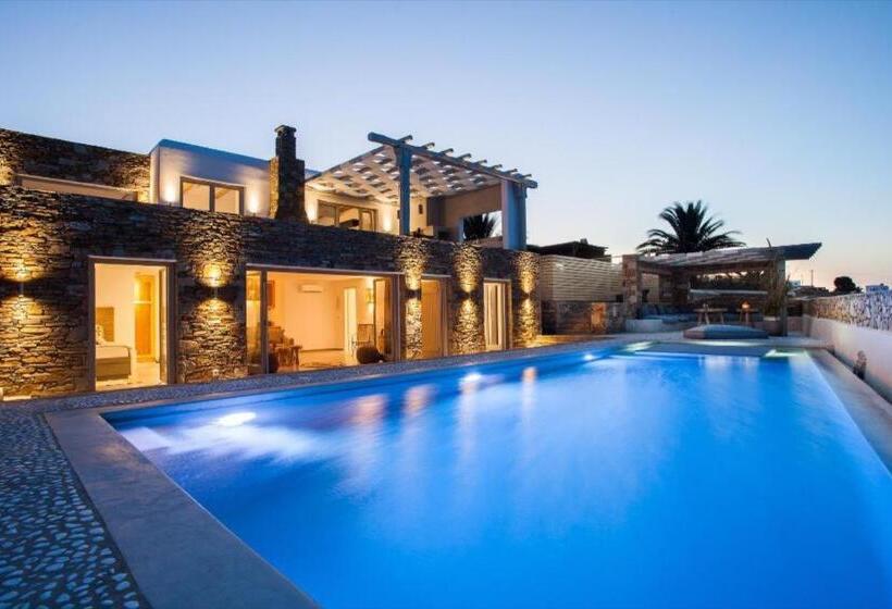 إستديو قياسى مطل على حمام السباحة, Ambiente Luxury Suites
