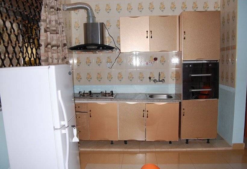 اتاق لوکس, Kakanyero