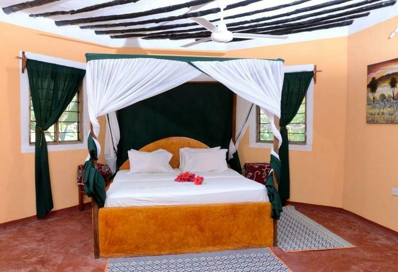 חדר לארבעה סטנדרטי עם נוף לגינה, Kaure Sand Beach Lodge