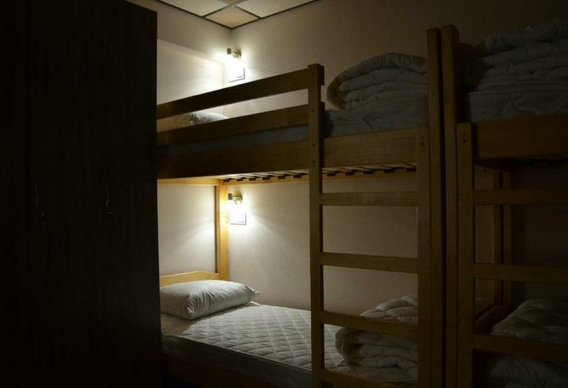 تختخواب در اتاق مشترک, Hostel Vshokoladi