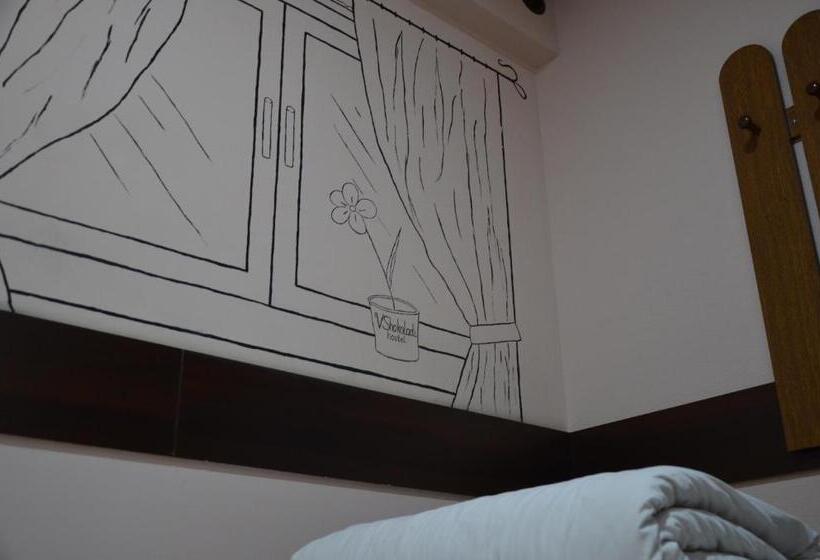 اتاق استاندارد یک نفره, Hostel Vshokoladi