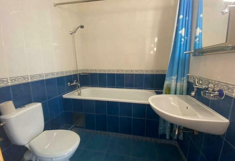 חדר סטנדרט יחיד, Complex Druzhba