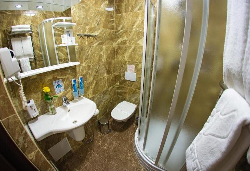 اتاق استاندارد چهار تخته, Kiev 365 Park