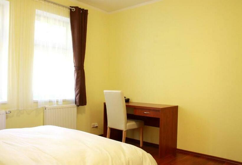 Семейный Номер, Vera