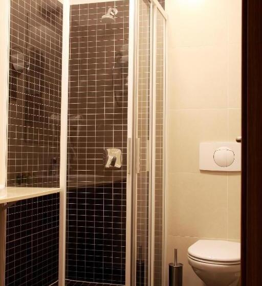 Номер Deluxe, Vera