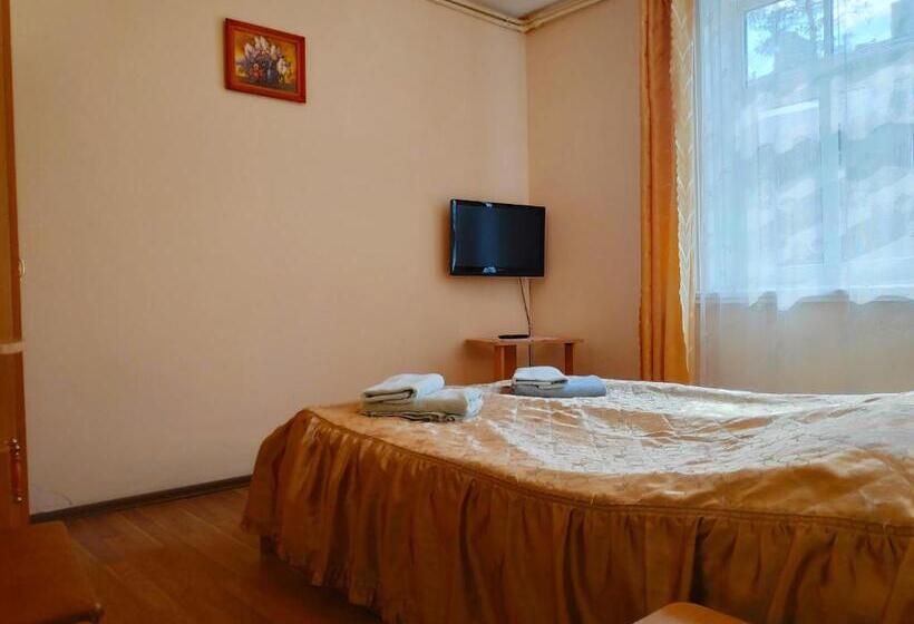 Standart Stüdyo, Elīna