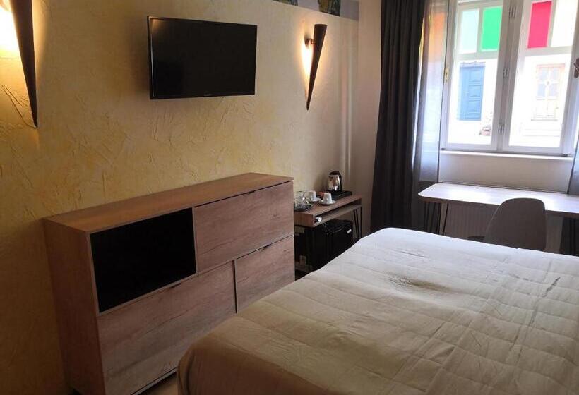 经济房, Boutique Hotel Templ